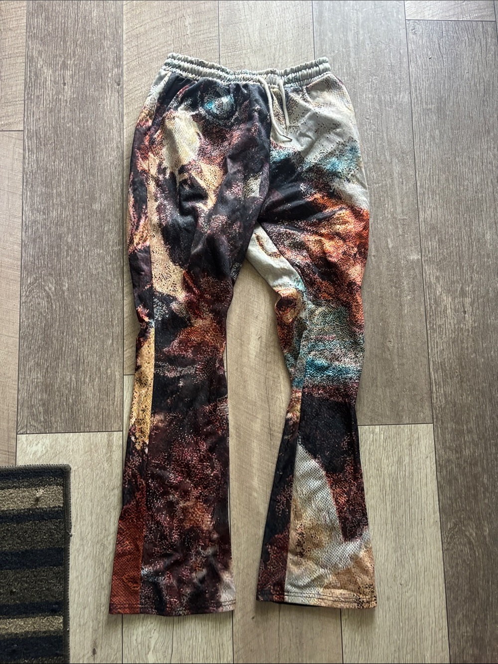 Abstract Multicolor Mesh Flare Pants - Picture 3 of 3